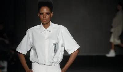 Creaciones de la diseñadora colombiana Faride Ramos durante la pasarela 'Rosa que linda eres'. 