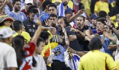 Pelea entre colombianos y uruguayos en las semifinales de la Copa América.