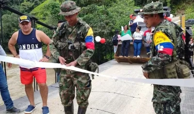 Hasta cortaron la cinta en el acto inaugural.