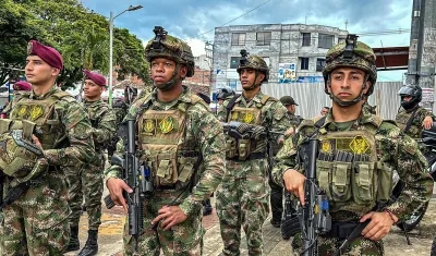 Hay cuatro soldados heridos en estado crítico. 