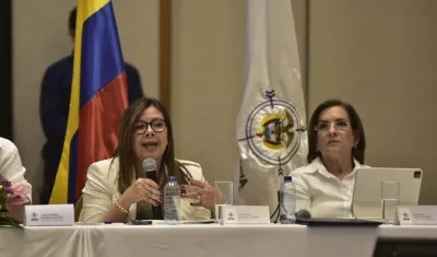 La Fiscal Luz Adriana Camargo y la Procuradora Margarita Cabello.