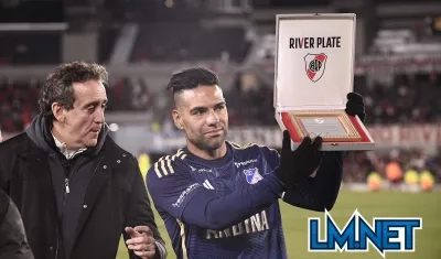 Homenaje de River Plate a Radamel Falcao García 