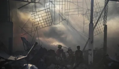 Escombros de un edificio destruido tras ataque aéreo israelí.