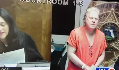 Ramón Jesurun en calidad de detenido ante una juez de Miami. 