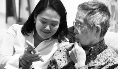 Keiko Fujimori acompañada de su padre Alberto Fujimori