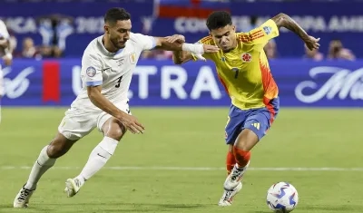 Luis Díaz ante Uruguay.