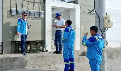 Personal de Air-e en trabajo de campo