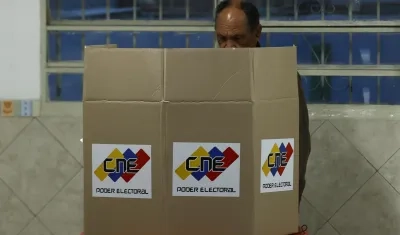 Un puesto de votación ya abierto este domingo en Venezuela. 