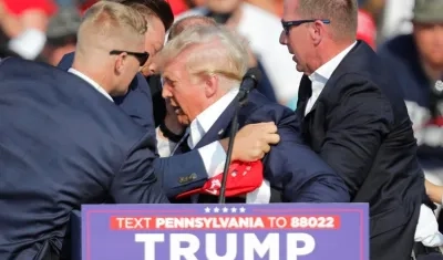 Donald Trump durante el ataque.