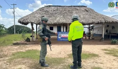 Autoridades en la operación.