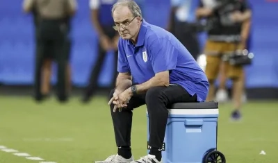 Marcelo Bielsa, técnico de Uruguay, durante el partido contra Colombia. 
