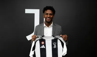 Juan David Cabal con la camiseta de Juventus de Turín. 