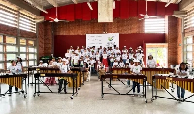 Niños del programa 'Música para la Paz', previo a su presentación. 