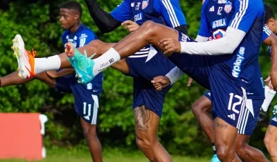 Jermein Peña y Gabriel Fuentes, jugadores del Junior durante la pretemporada. 