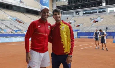 Rafael Nadal y Carlos Alcaraz tras un entrenamiento. 