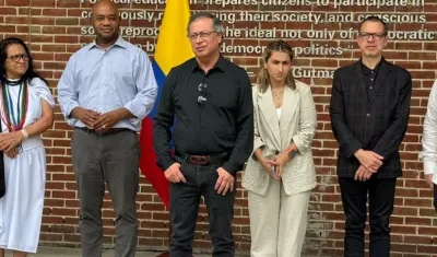 Gustavo Petro, anunciando el día cívico