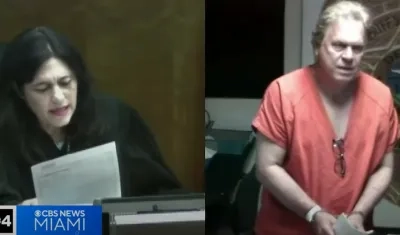 Ramón Jesurun escuchando la lectura de cargos.