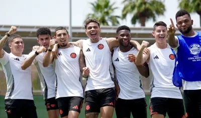 Quintero, Díaz, Muñoz, Ríos, Lerma, James y Borja tras una sesión de entrenamientos.