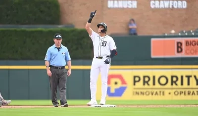 Gio Urshela se ancla en segunda tras conectar el doblete impulsador de tres carreras. 