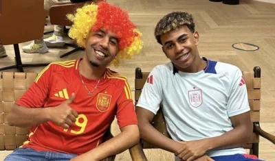 Lamine Yamal junto a su padre en la pasada Eurocopa.