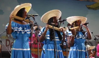 Artistas se presentaron durante el inicio del Festival Petronio Álvarez, este miércoles en Cali. 
