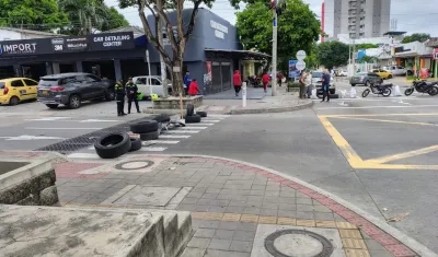 Bloqueo en la calle 75 con carrera 44. 