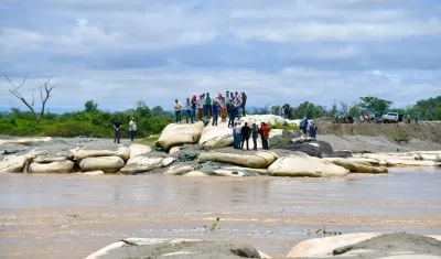 Obras en el boquete del dique 'Caregato'.