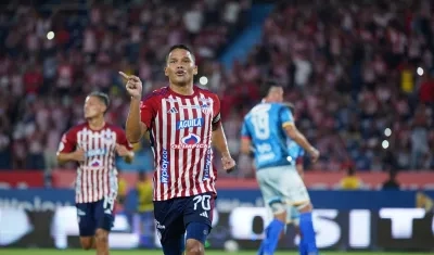 Carlos Bacca celebrando el primer gol de Junior.