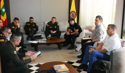 Reunión del Alcalde Char con la cúpula de la Policía.
