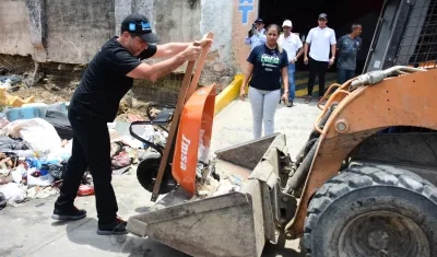 Alcalde Char en las labores de transformación.