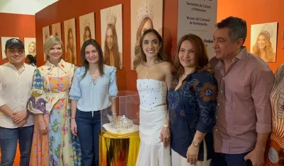 Acto de entrega de la corona 'Aurora de canto ancestral'.