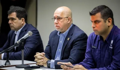 Alfredo Romero, Gonzalo Himiob y Luis Armando Betancourt integrantes de la ONG Foro Penal.