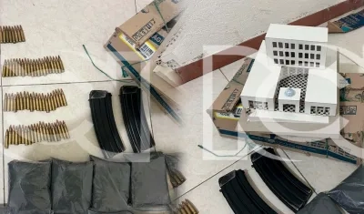 Maqueta y explosivos que hallaron las autoridades. 