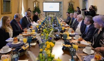 Expresidentes de Colombia reunidos en la Comisión. 