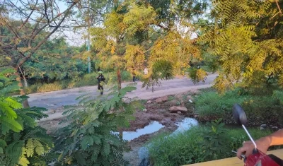 Lugar donde fue encontrado el cuerpo envuelto en bolsas plásticas. 