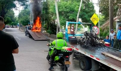 Incendio de motocicletas en el sector del Jardín Botánico. 