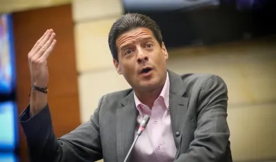 Senador Mauricio Gómez.