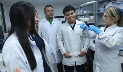 Científicos del Centro de Investigaciones en Ciencias de la Vida de Unisimón.