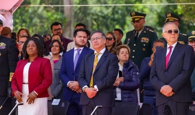 El Presidente Petro y el Ministro de Defensa, Iván Velásquez.