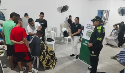 Los jóvenes también reciben curso de barbería. 