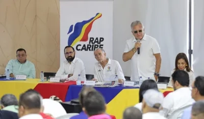 Cumbre energética sobre las  altastarifas en la Costa Caribe, celebrada en la Gobernación del Atlántico.