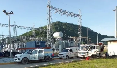 Trabajadores en estación de Gaira