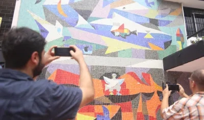 Mural Tierra, mar y aire (1958), obra del artista Alejandro Obregón.