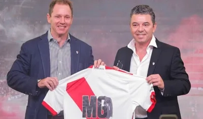 Marcelo Gallardo en su presentación al lado de Jorge Brito, presidente de River Plate.