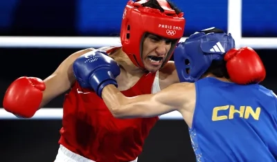 La argelina Imane Khelif durante su combate contra la china Liu Yang. 