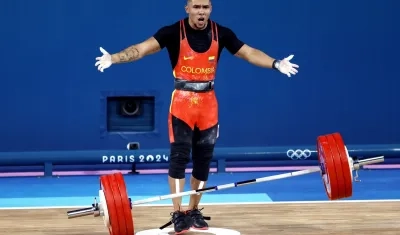 El colombiano Luis Mosquera falló en su último intento por levantar 189 kilos.