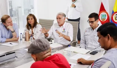 El gobernador reunido con líderes del Comité No al Peaje