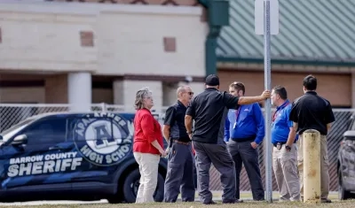 Oficiales alrededor de 'Apalachee High School' tras el tiroteo. 