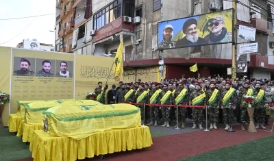 Sepelio de miembros de Hizbulá.