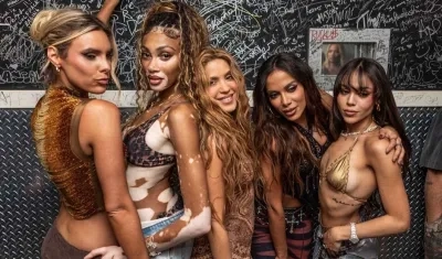 Shakira junto a Winnie Harlow, Lele Pons, Anitta, Danna Paola.